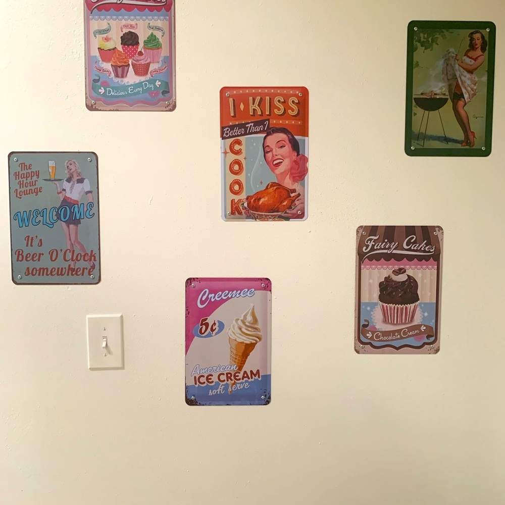 8” L x 12” H Vintage metal wall art with kitchen quotes.